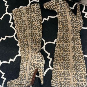 Almost brand new cute leopard boots 7 1/2.